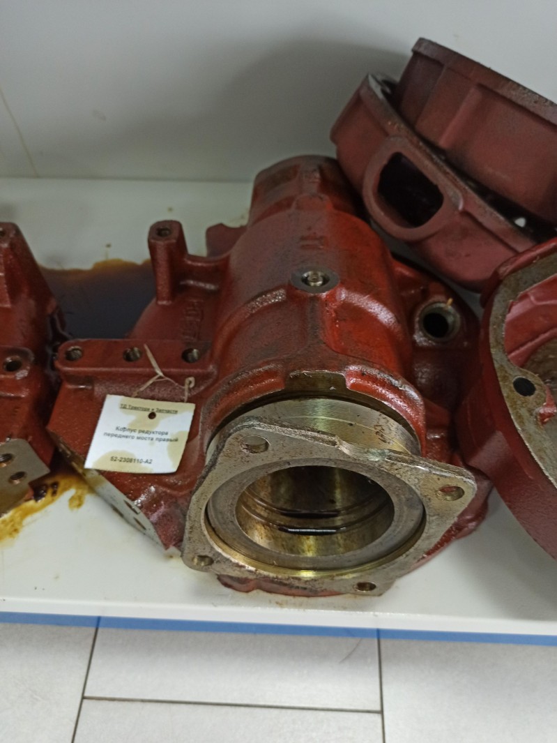 Корпус редуктора переднего моста правый — 1
