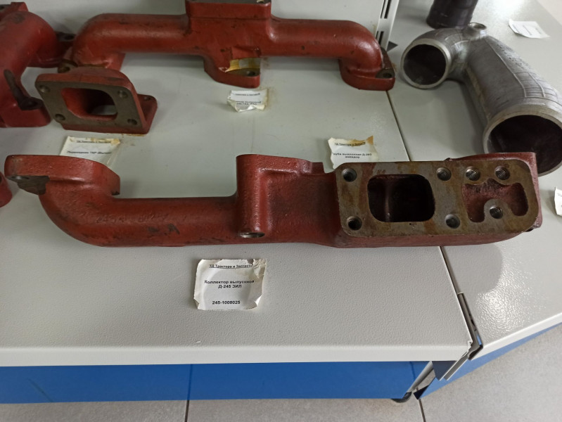Коллектор выпускной 245-1008025-В1 — 1